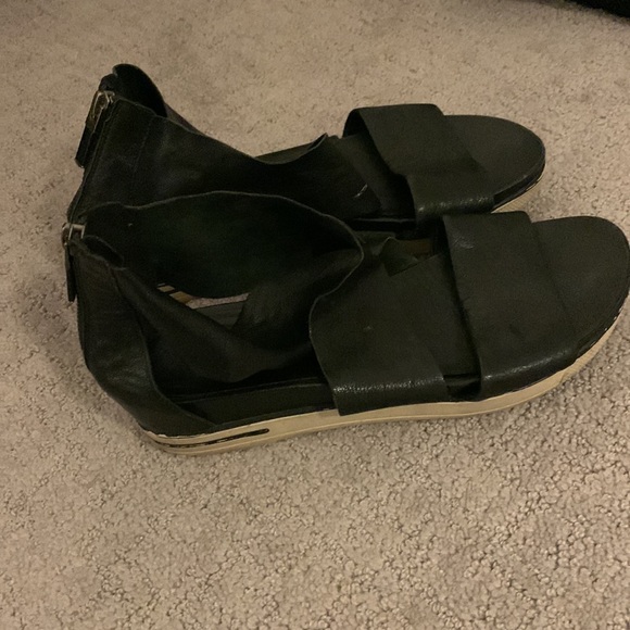 Eileen Fisher Sandals - Picture 2 of 4